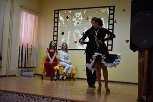 Праздничный спектакль «Алиса в стране новогодних чудес»