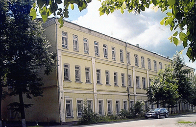 Здание Орловского медицинского училища на улице Советская д. 14 в 90-е годы XX века